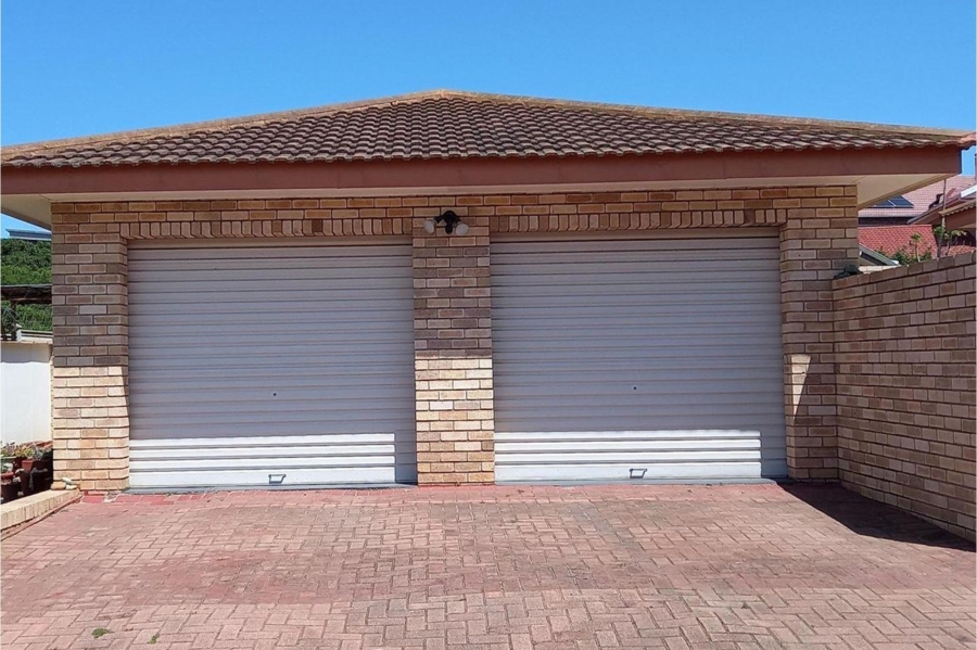 3 Bedroom Property for Sale in Wavecrest Eastern Cape